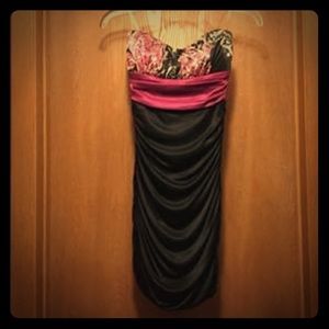 Strapless formal dress